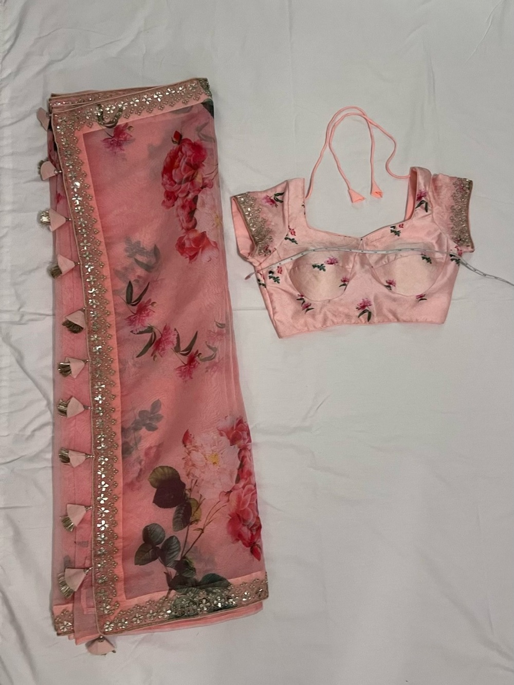 Women’s Pink Floral Silk Blend Saree with Gorgeous Embellished Border w/blouse